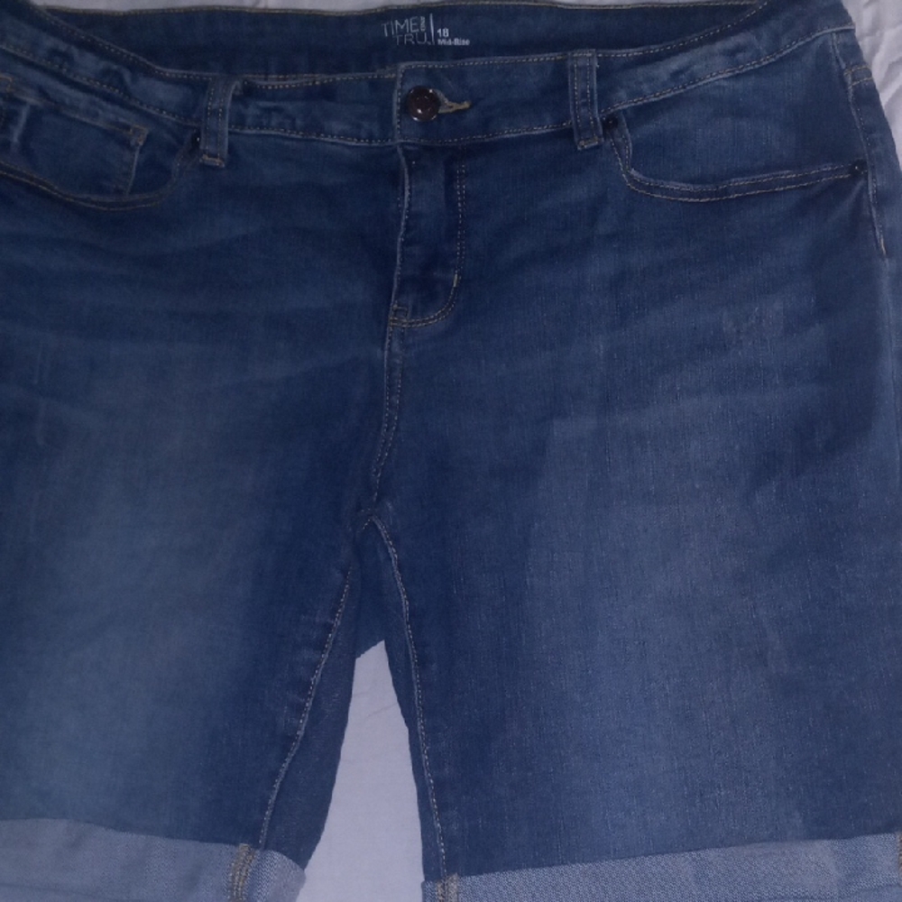 Time and Tru Mid-Rise Denim Shorts